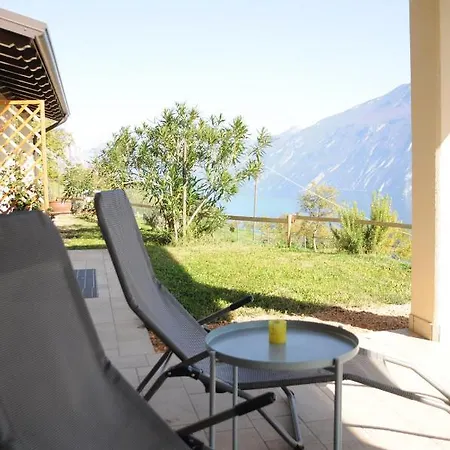 Holiday home 56 Blu Yellow And Red View Garden Private Parking By Garda Domus Mea