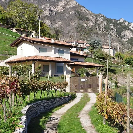 56 Blu Yellow And Red View Garden Private Parking By Garda Domus Mea * Tremosine