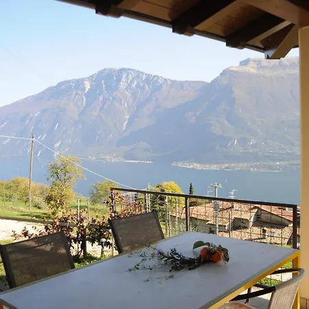 Holiday home 56 Blu Yellow And Red View Garden Private Parking By Garda Domus Mea Tremosine