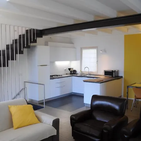 Holiday home 56 Blu Yellow And Red View Garden Private Parking By Garda Domus Mea *