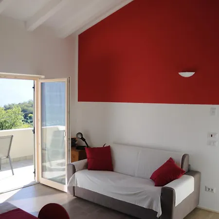 56 Blu Yellow And Red View Garden Private Parking By Garda Domus Mea