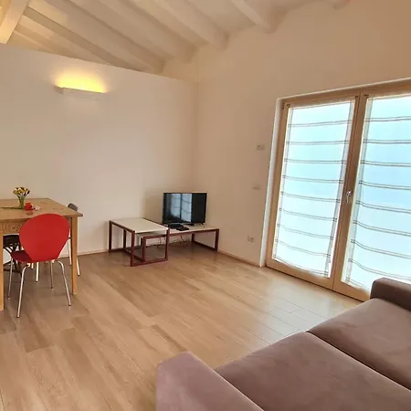 56 Blu Yellow And Red View Garden Private Parking By Garda Domus Mea Holiday home