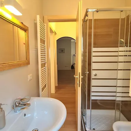 56 Blu Yellow And Red View Garden Private Parking By Garda Domus Mea Holiday home *