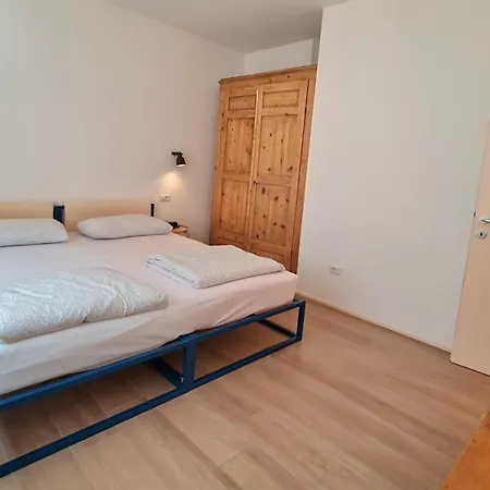 56 Blu Yellow And Red View Garden Private Parking By Garda Domus Mea Holiday home *