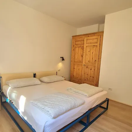 56 Blu Yellow And Red View Garden Private Parking By Garda Domus Mea Tremosine